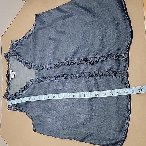Liz Claiborne, Size S, Sleeveless Chambray Top with Ruffled Front. EUC - Picture 7 of 8